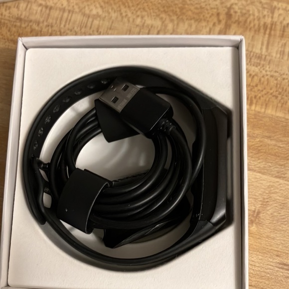 Samsung Fitbit - Picture 2 of 2